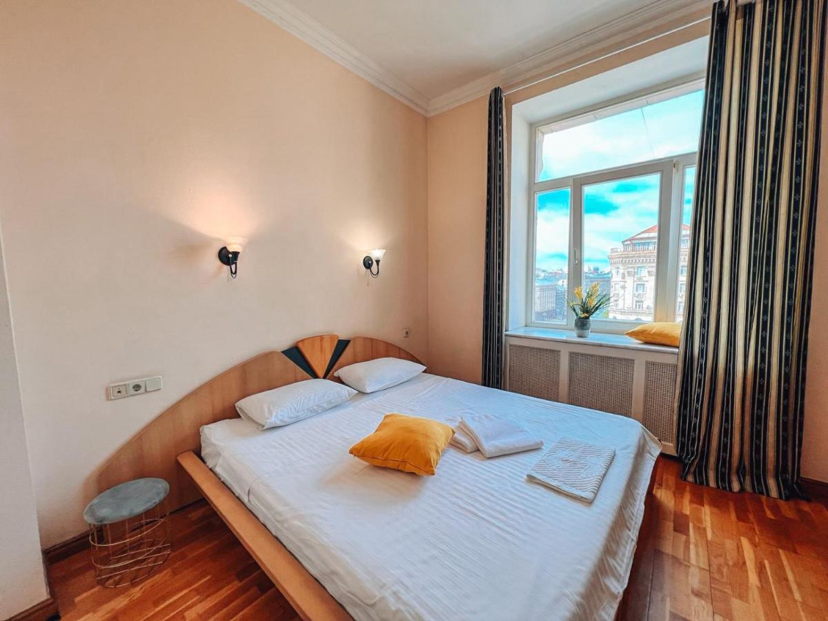 Apartments Rentals Ukraine On Kreshchatik Kiev Eksteriør billede