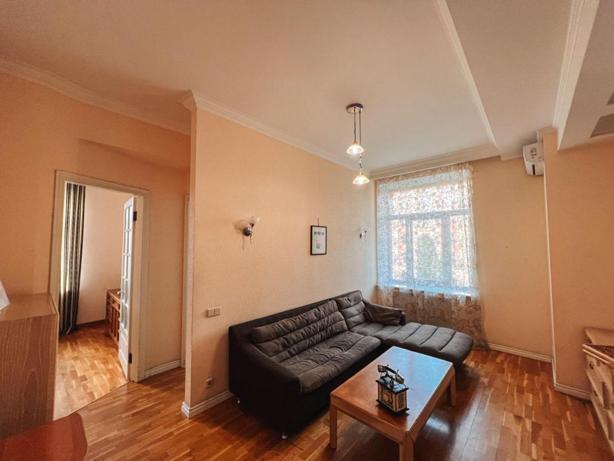 Apartments Rentals Ukraine On Kreshchatik Kiev Eksteriør billede
