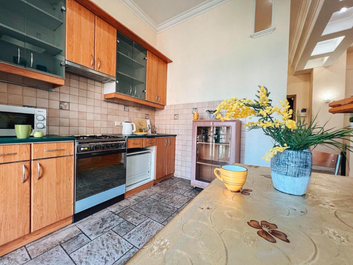 Apartments Rentals Ukraine On Kreshchatik Kiev Eksteriør billede