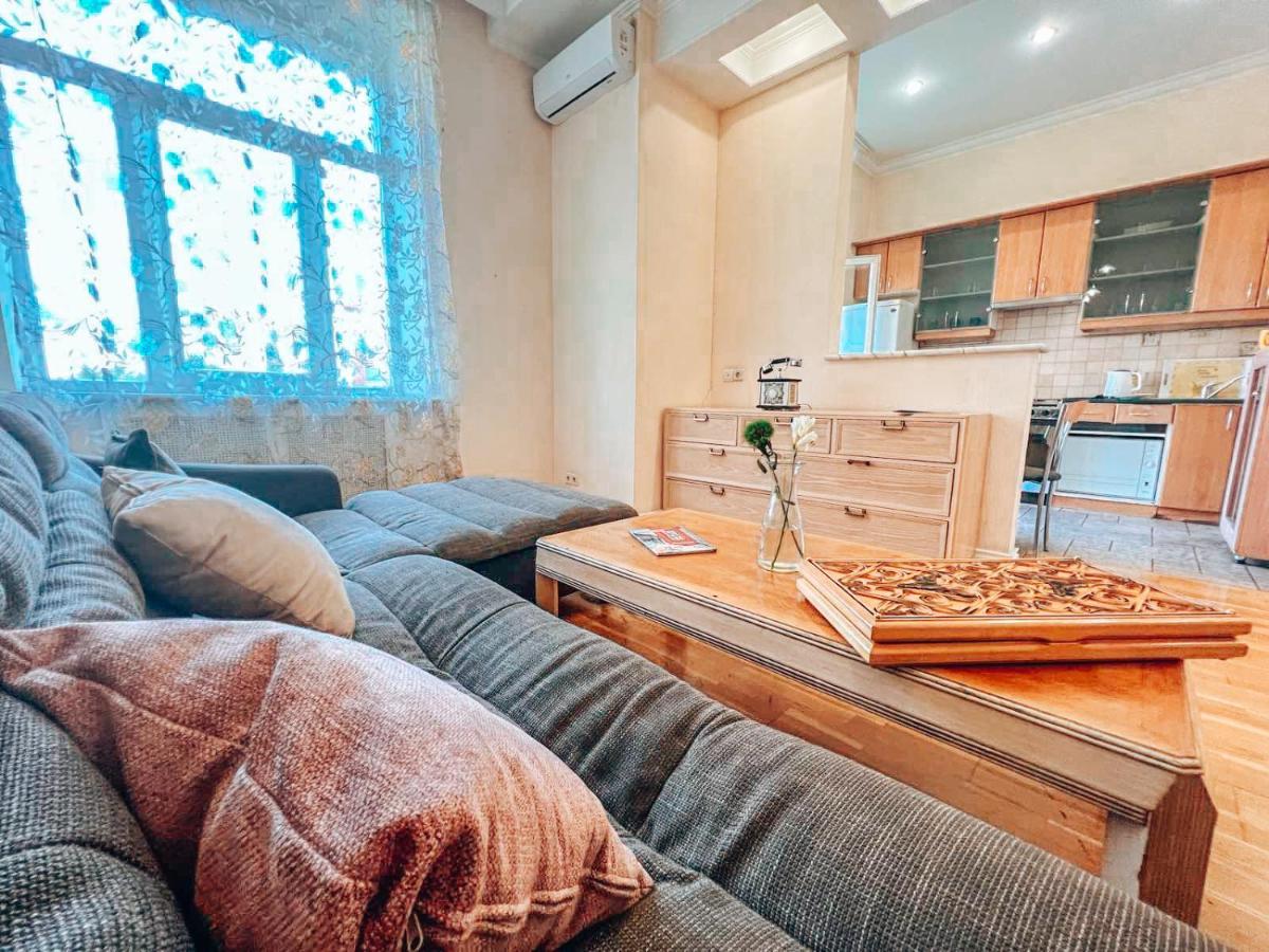 Apartments Rentals Ukraine On Kreshchatik Kiev Eksteriør billede