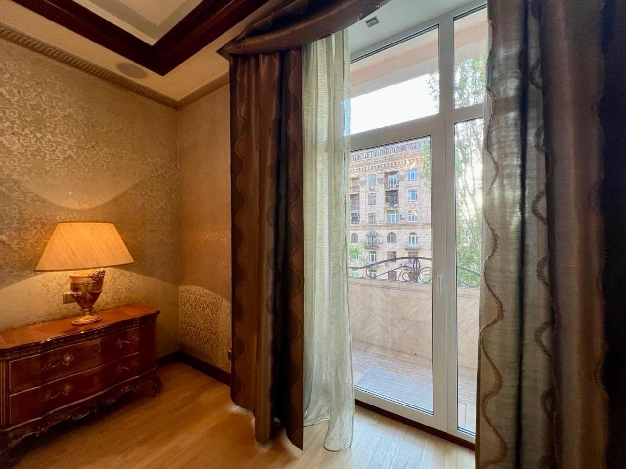 Apartments Rentals Ukraine On Kreshchatik Kiev Eksteriør billede