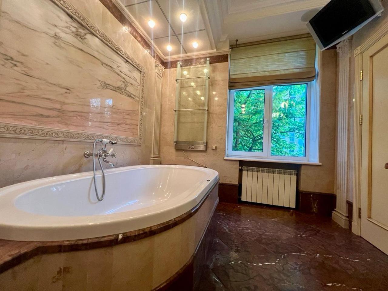 Apartments Rentals Ukraine On Kreshchatik Kiev Eksteriør billede